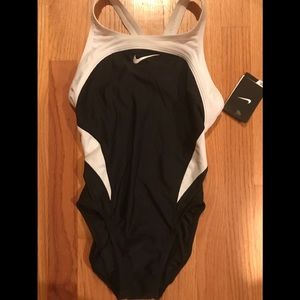 NWT NIKE SWIMSUIT women’s size 4 (30)